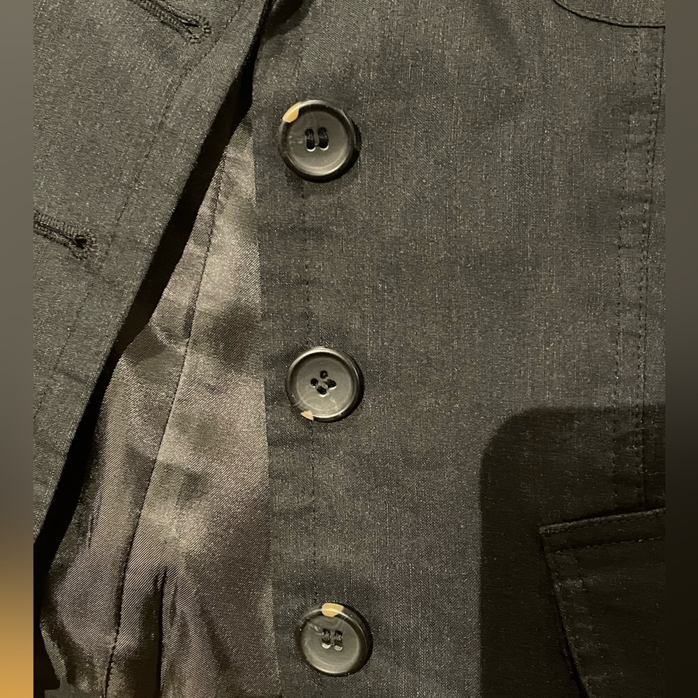 Sandra Angelozzi 2 piece fitted black linen blazer and pencil skirt suit set. - Picture 4 of 7